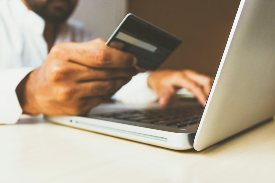 Retail & E-Commerce